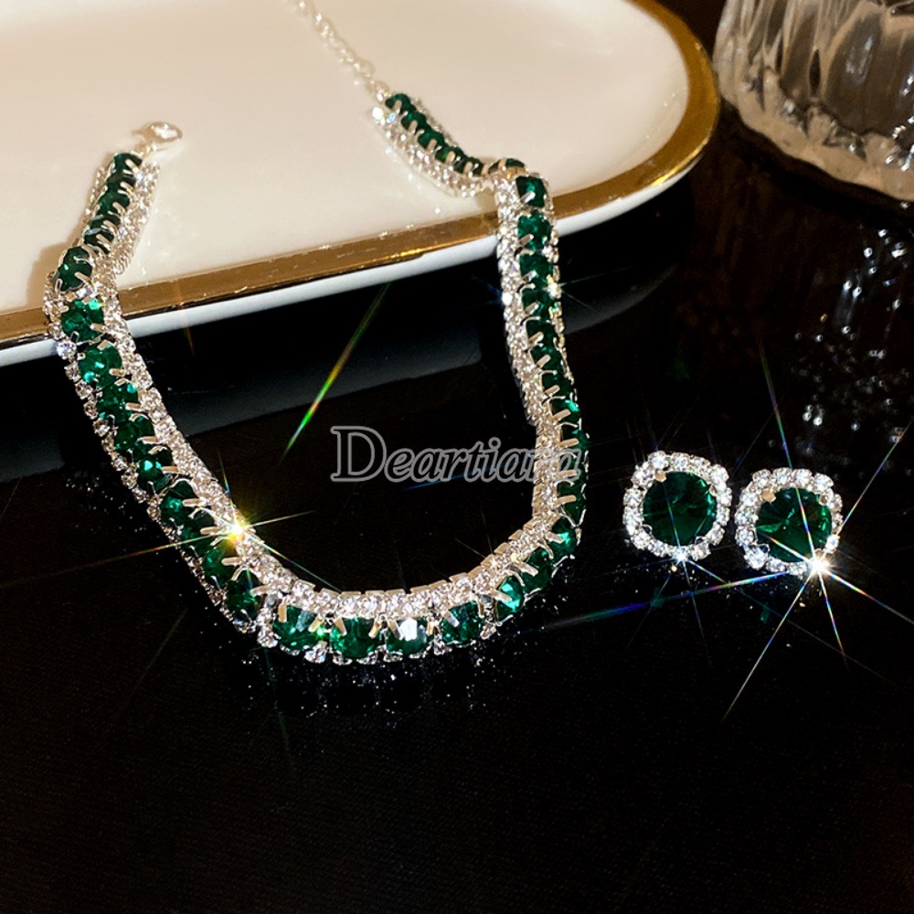 Berlian Set Emerald Square Earrings Necklace Set Elegan Temperamen Rantai Klavikula Modis Mewah Kalung Baru