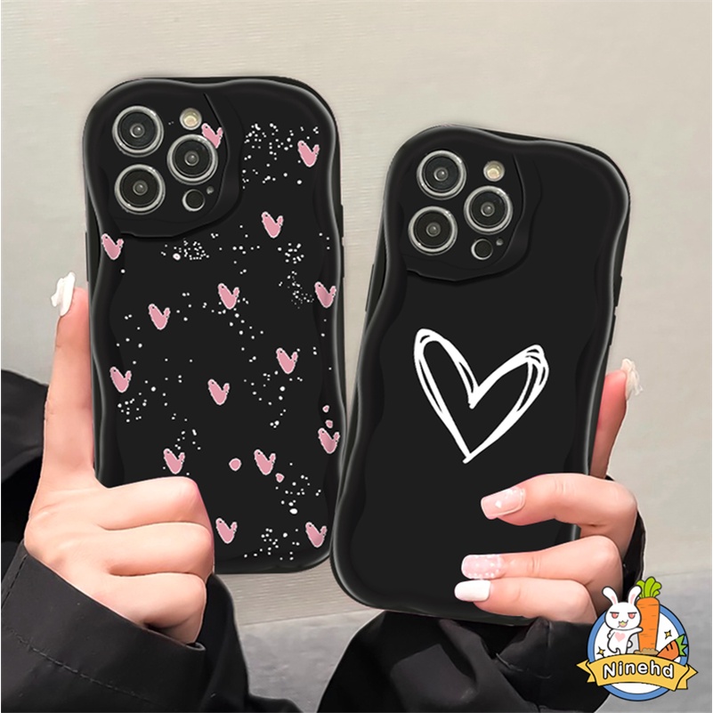 IPHONE Fashion Retro Pink Hati Cinta Casing Ponsel Layar Penuh Kompatibel Untuk Iphone14 13 12 11 Pro Max X Xr Xs Max8 7 6 6s Plus SE 2020 3D Wavy Edge Bumper Shockproof Tpu Hitam Penutup Belakang