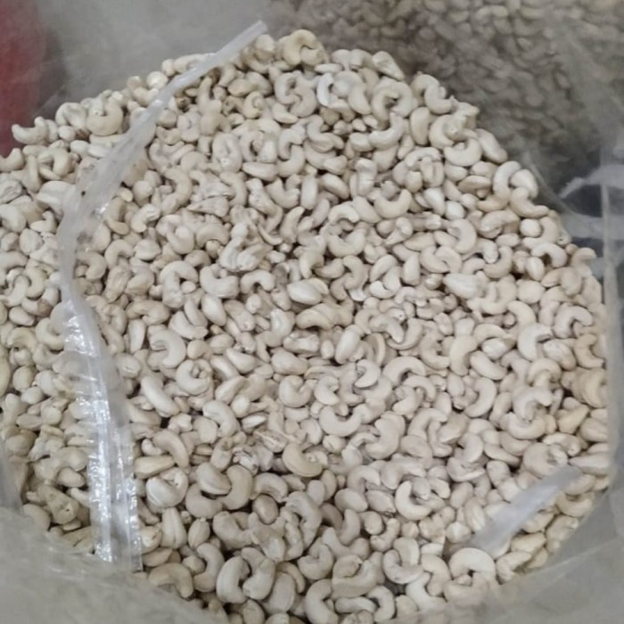 

✨Ready Stok✨ - Kacang Mete Mede Kering Utuh 1 Kg Mentah