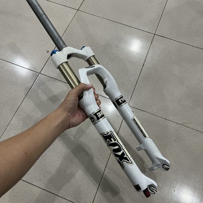 SHOCKBREAKER MTB 26 FOX FLOAT 32 SECOND BEKAS PUTIH QR DISCBRAKE SHOCK