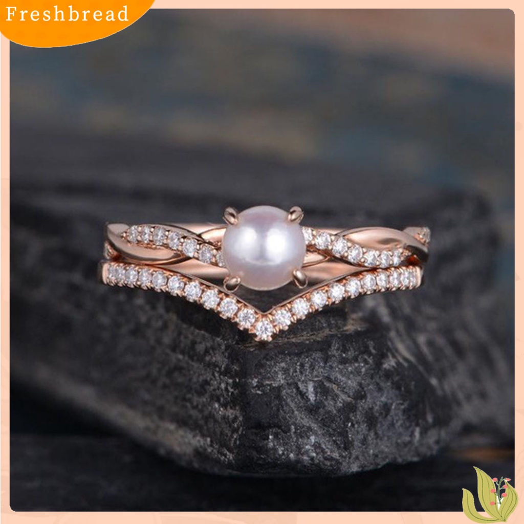 &lt; Freshbread &gt; 2Pcs Cincin Jari Memutar Bentuk Mutiara Imitasi Wanita Berkilau Indah Jari Cincin Perhiasan Aksesoris