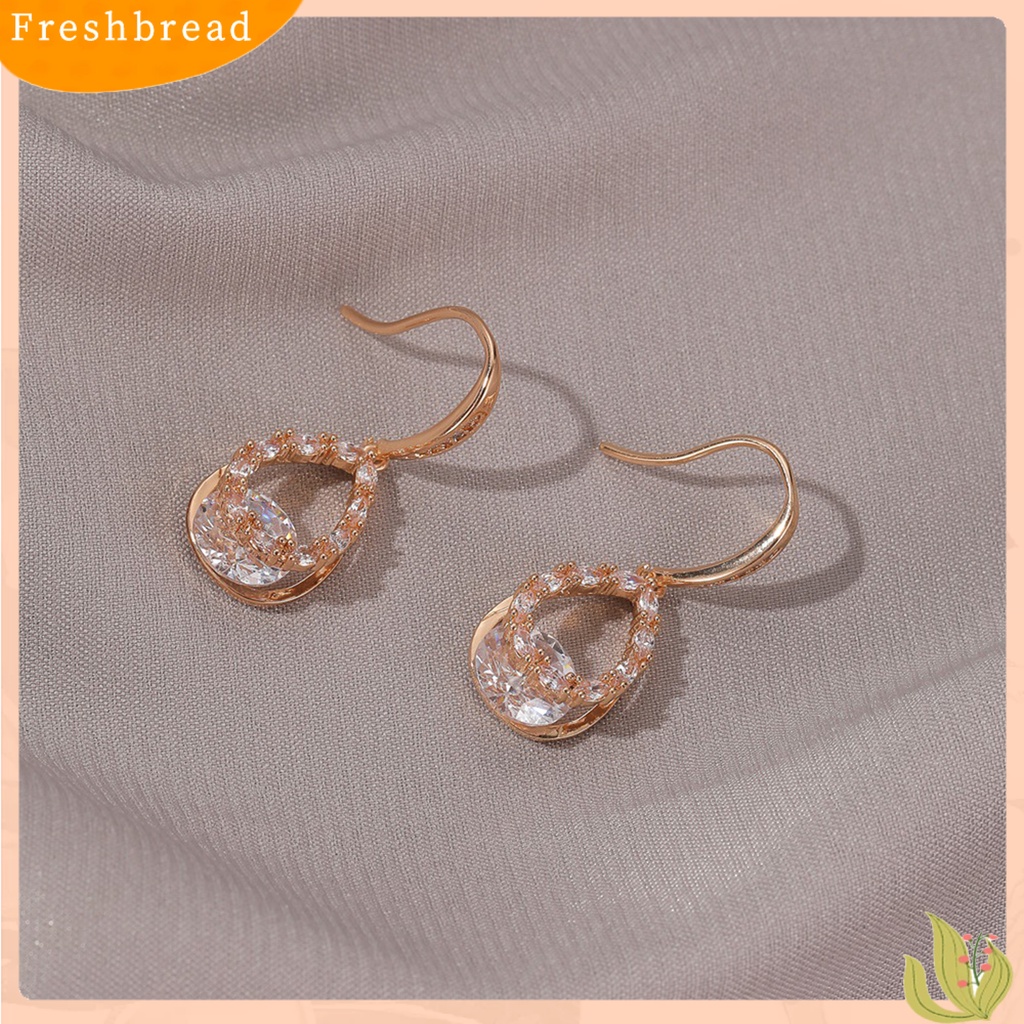 &lt; Freshbread &gt; 1pasang Anting Wanita Berbentuk Tetesan Air Berlian Imitasi Perhiasan Berkilau Tahan Lama Anting Kait Untuk Pernikahan