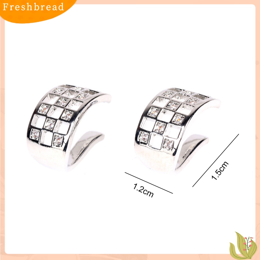 &lt; Freshbread &gt; 1pasang Anting Wanita Desain Kotak-Kotak Kepribadian Berongga Temperamen High-end Dress Up Hypoallergenic Non Piercing Telinga Klip Anting Perhiasan Fashion