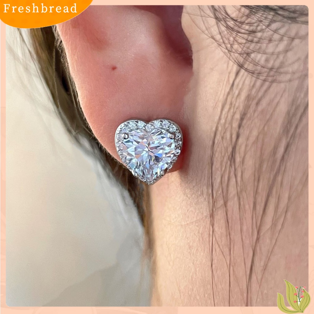 &lt; Freshbread &gt; 1pasang Anting Alloy Shiny Indah Bentuk Hati Ear Studs Untuk Pesta