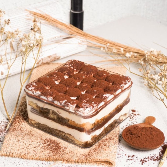 

Tiramisu Dessert Box