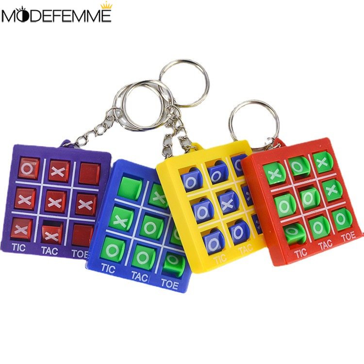 Random 1PC Puzzle game Catur Dekompresi xo rotating keychain chess game Dengan Gantungan Kunci Kearifan Anak Lingkaran Garpu Mainan Catur xo rotating game chess pendant Toy Key Rings