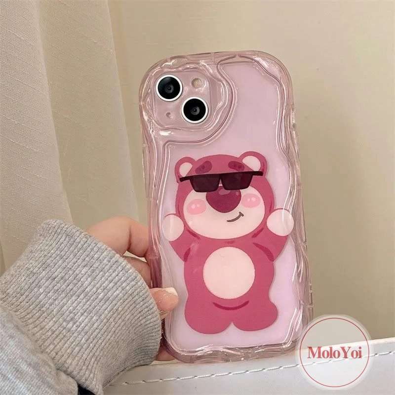 IPHONE Kartun Keren Beruang Strawberry Memakai Sunglasse Case Kompatibel Untuk Iphone11 12 XR 13 14 Pro Max X 7 8 6s 6 Plus XS Max SE 2020 3D Bergelombang Melengkung Tepi Glossy Shockproof Soft Cover