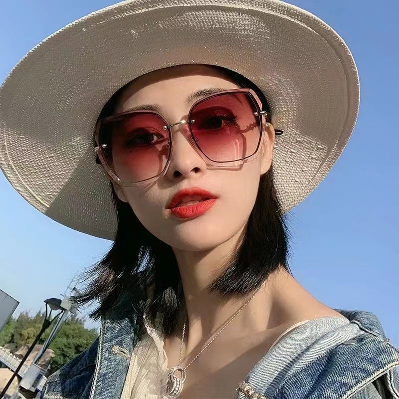 (YUZHU) Kacamata Hitam Tanpa Bingkai Logam Mode Baru Korea Marine Piece Oversized Frame Diamond Sunglasses Untuk Wanita