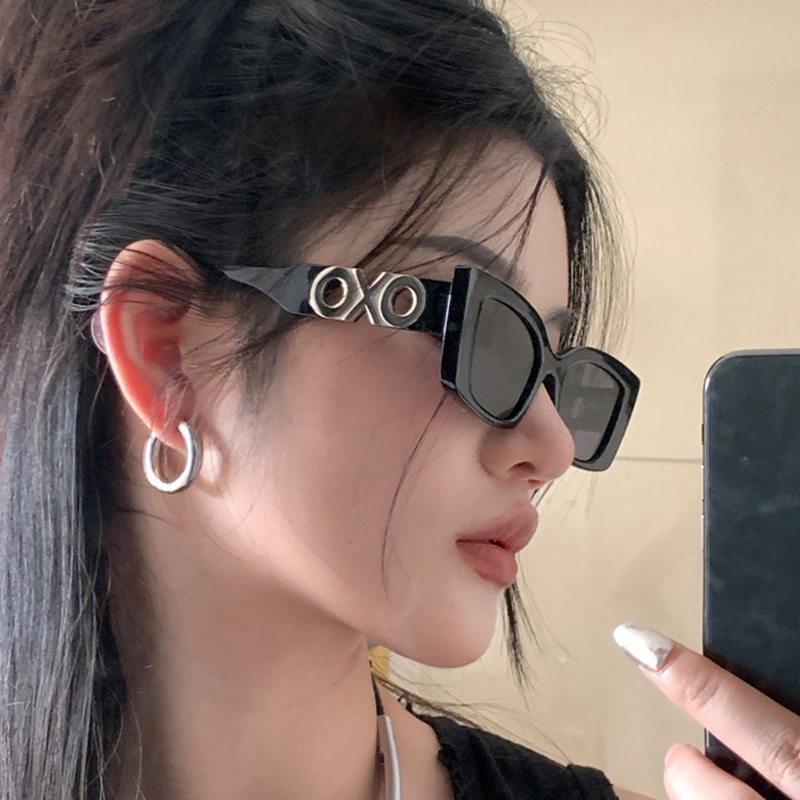 Trendy Y2K Kacamata Hitam Wanita Frame Kecil Shades