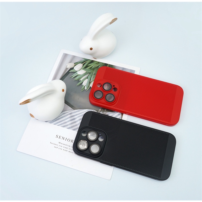 IPHONE Pc ultra-Tipis Ponsel case Iphone11 12 13 14 Pro Max14 plus Warna Permen Lebah Lubang Pendingin Penutup Belakang Ponsel Lensa Perlindungan case Sederhana