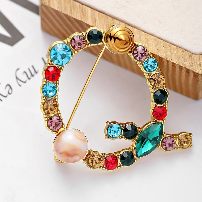 26huruf Berlian Imitasi Bros Alfabet Pin Desain Warna-Warni Fashion Perhiasan Hadiah
