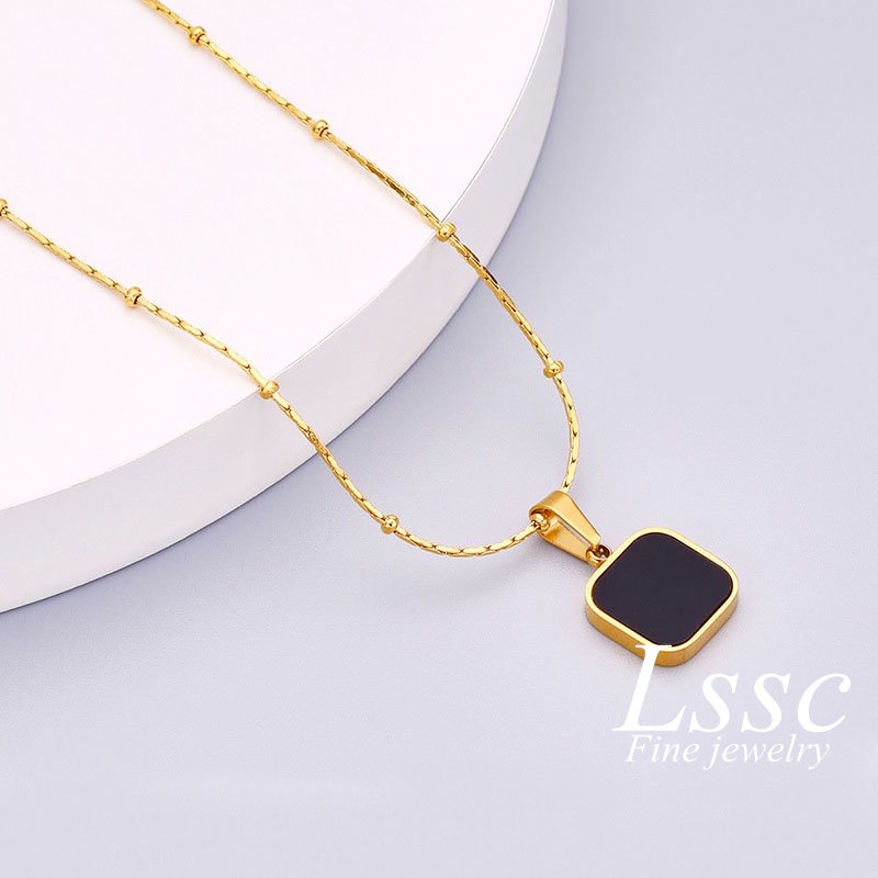 Kalung Titanium Wanita Persegi Hitam Korea Aesthetic Emas 18K Anti Karat Fashion Aksesoris Perhiasan