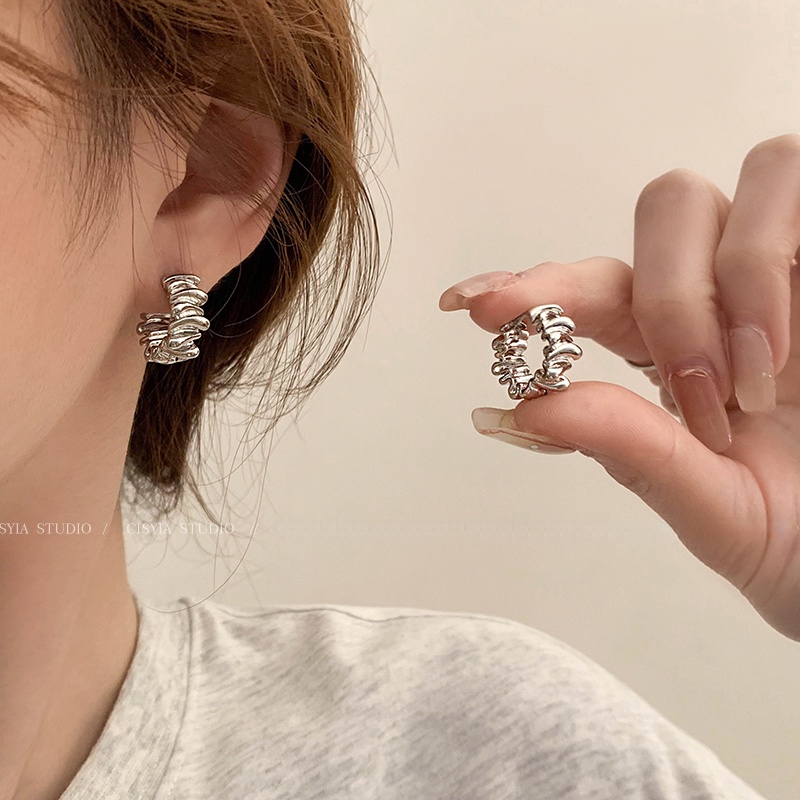 Anting Logam Tidak Teratur Mewah Niche Ear Studs Ear Buckle Perhiasan Aksesori Telinga