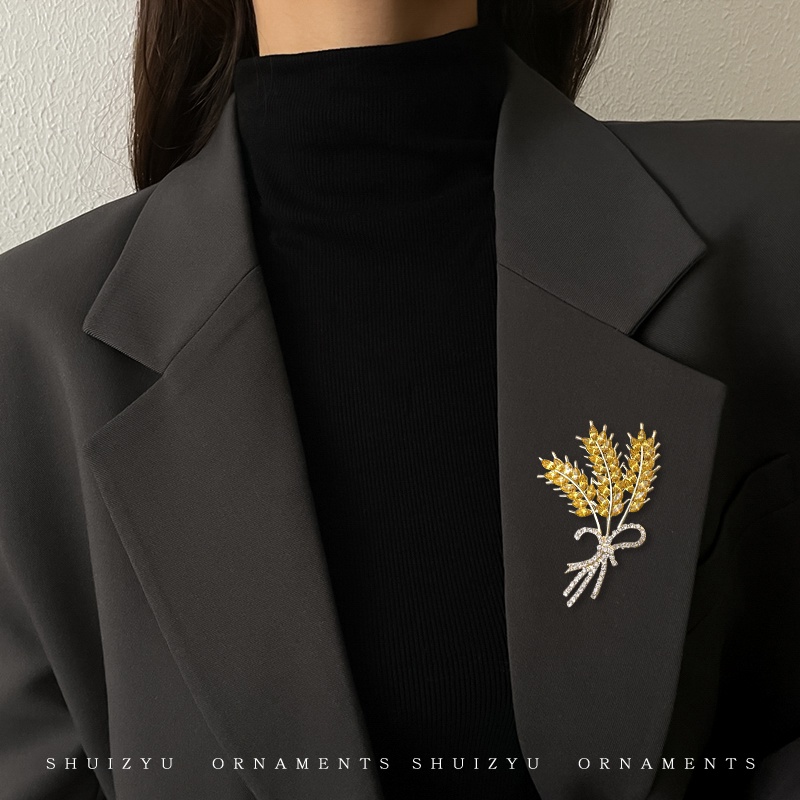 Earlite Dada Jarum Kepribadian Perempuan Tombol Tidak Memperbaiki Pakaian Temperamen High -end Dada Bunga Jaket Aksesoris