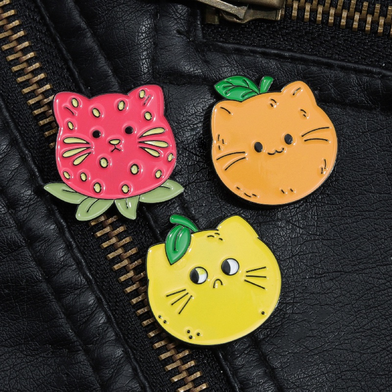 Buah-buahan Lucu Kucing Enamel Pin Strawberry Manis Lemon Bros Lencana Kartun Hewan Kerah Lencana Ransel Perhiasan Hadiah