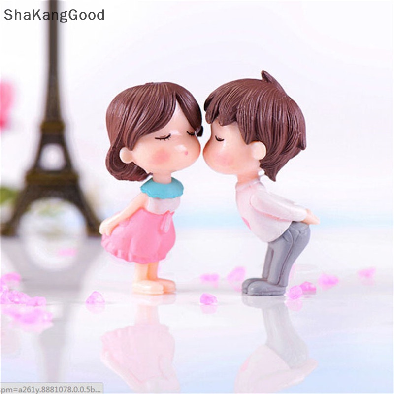 Skid 2pcs Miniatur Pasangan Kiss Untuk Dekorasi Terrariums Gnomes Taman Peri SKK