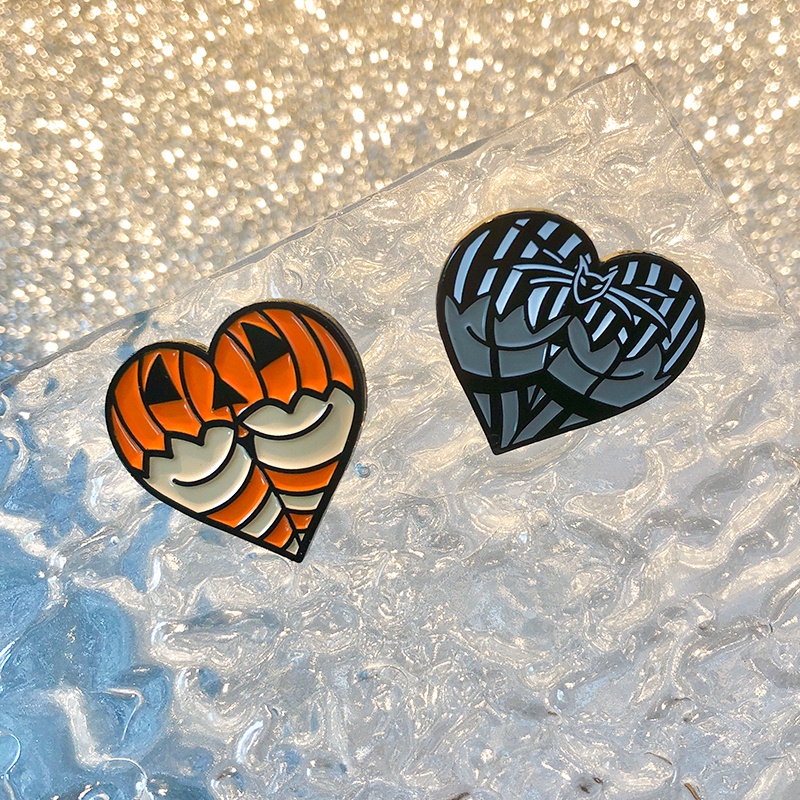 Kreatif Pantat Jantung Enamel Pin Bros Punk Jantung Warna-Warni Bros Lencana Halloween Perhiasan Hadiah Untuk Teman