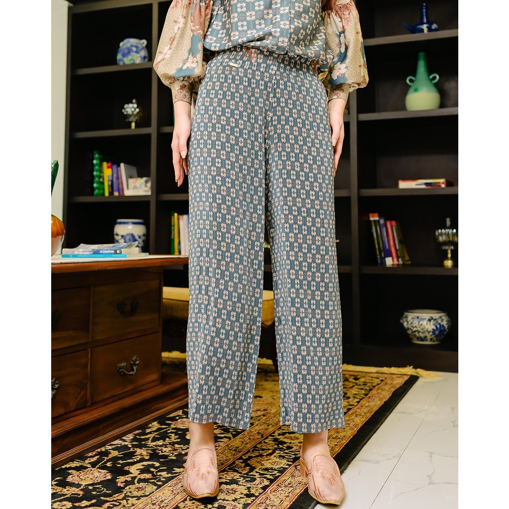 Muda Official Wanodya Pleated Pants - Indigo