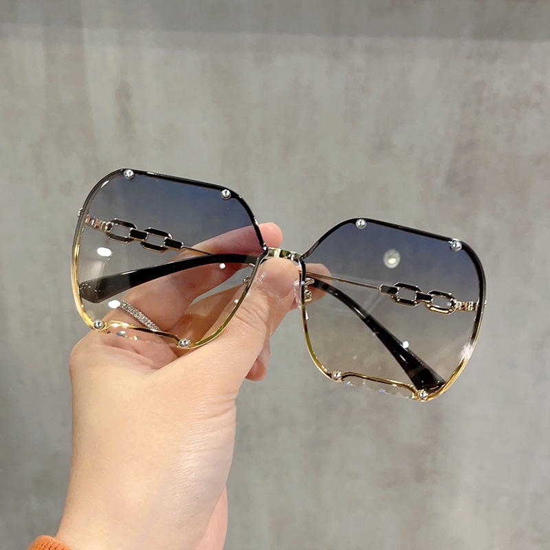 (YUZHU) Punk Fashion Rantai Rivet Tanpa Bingkai Kacamata Untuk Wanita Mode Barat Logam Oversized Square Frame Kerai Y2K Sunglasses