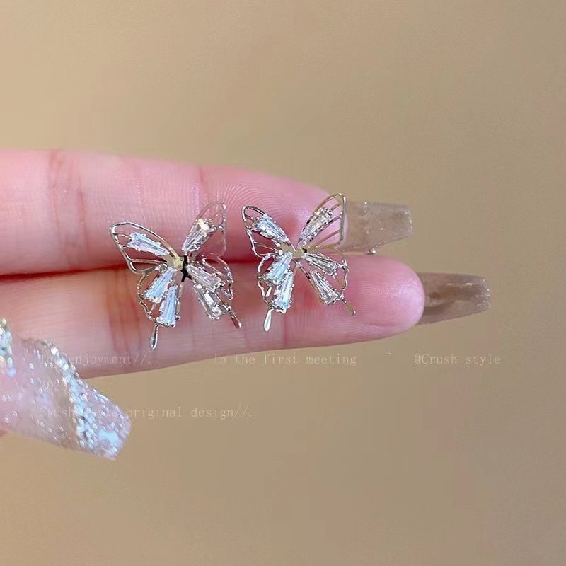 Anting Tusuk Hollow Zircon Butterfly S925 Perak Manis Vintage Anting Kupu Kristal2023Aksesoris Terbaru