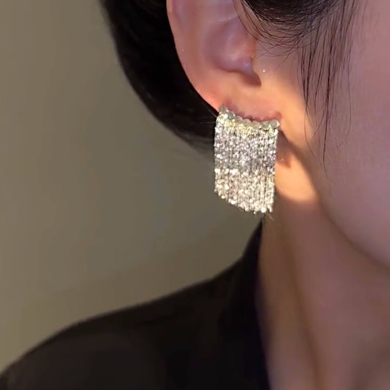 Anting Tusuk Bentuk Geometri Bahan Alloy Fashion Untuk Wanita