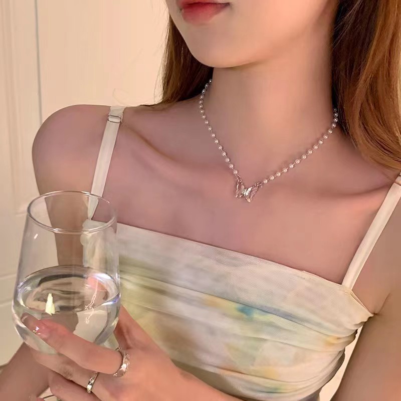 Gaya Baru Musim Panas Zirkon Kupu-Kupu Mutiara Kalung Wanita Ringan Mewah All-Match Niche Desain Rantai Klavikula