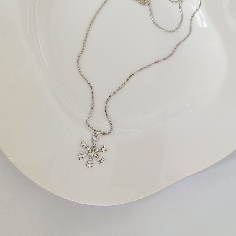 Jepang Korea Temperamen Bertabur Berlian Snowflake Pendant Kalung Wanita All-Match Ringan Mewah High-End Clavic