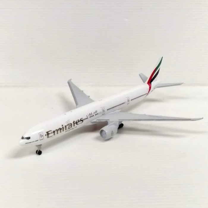 SALE Pesawat diecast miniatur Emirates Airlines Boeing 777-300ER Termurah