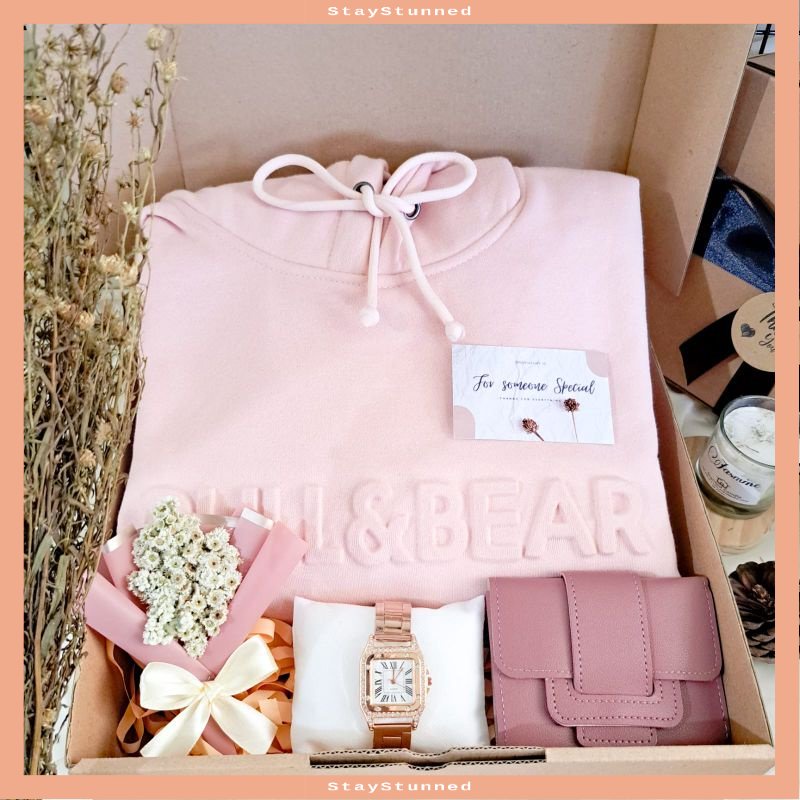 

PROMO TERMURAH VIRAL KEKINIAN !! Hampers Sweater Hoodie Gift Box Girly Cewek Kado Ulang Tahyn Special / Hampers special Cewek / Kado Cewek Special / Hampers Lebaran