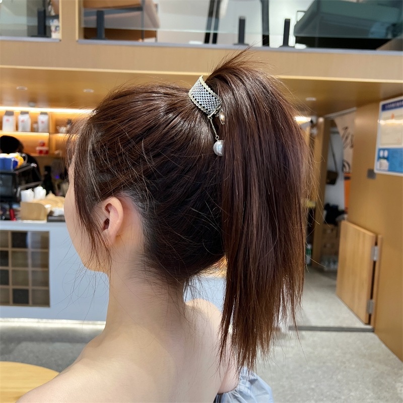 [Unggulan] Aksesoris Fashion Untuk Wanita Berlian Imitasi Tetap Rambut Pin Temperamen Berlian Klip Rambut Pin Kualitas Tinggi Tetap Rumbai Jepit Rambut Wanita Tinggi Ponytail Claw Clip