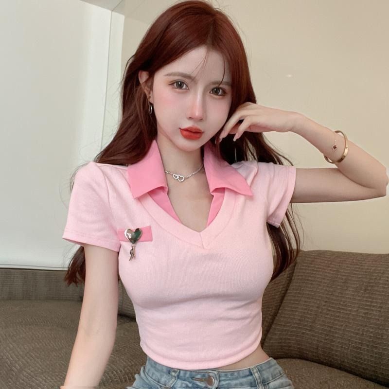 Red 2023 Musim Panas Baru Polo Shirt Wanita Lengan Pendek Manis dan Pedas Rasa Desain Niche Slim Pinggang Slim Panas gadis Pendek Top