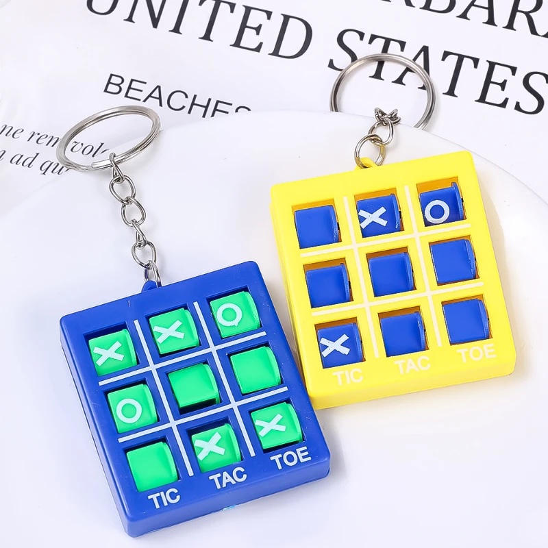 Random 1PC Puzzle game Catur Dekompresi xo rotating keychain chess game Dengan Gantungan Kunci Kearifan Anak Lingkaran Garpu Mainan Catur xo rotating game chess pendant Toy Key Rings