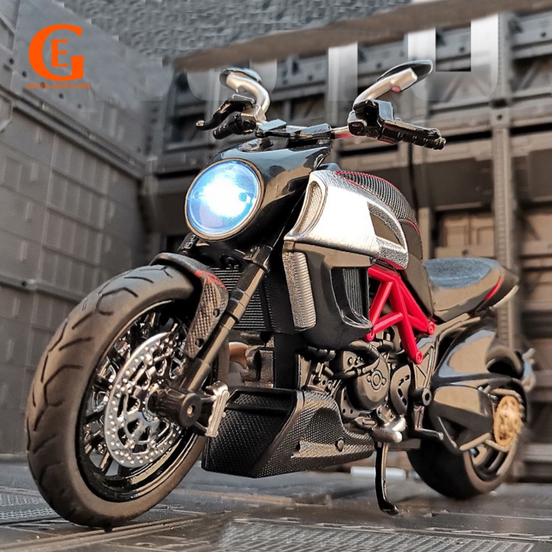 1per12 Metal Ducati Motor Model Diecast Simulasi Motor Mainan Anak Cowok Hadiah Dengan Suara Dan Lampu