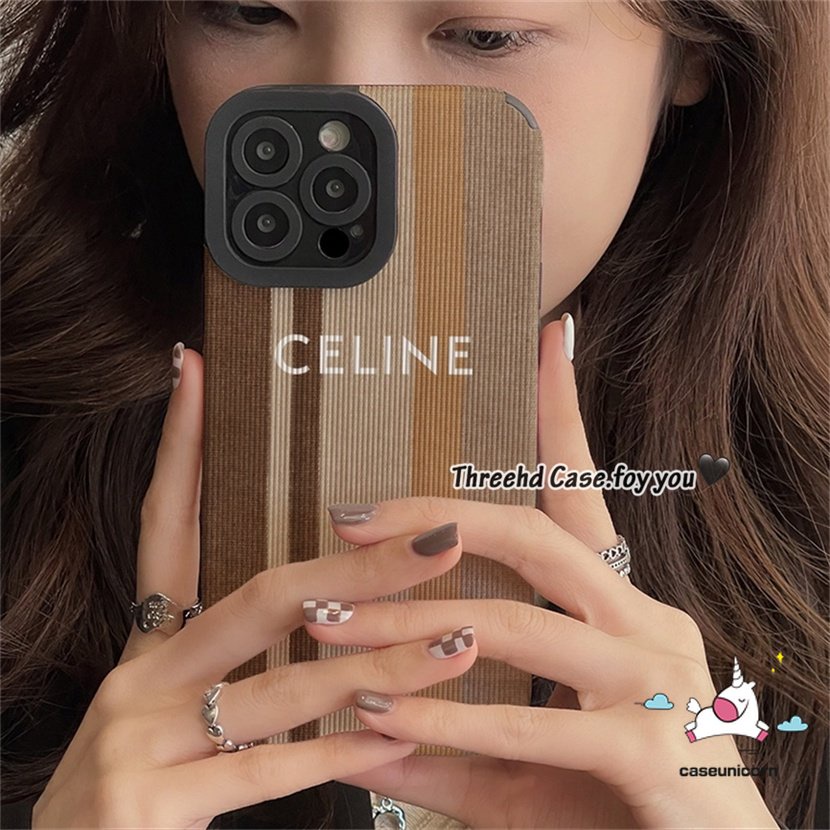 IPHONE  Casing Belakang Tekstur Kulit Sinple Mewah Kompatibel Untuk Iphone11 14 12 13 Pro Max7 8 Plus XR X XS MAX 7Plus 8Plus Merek Trendi C-E-L-I-N-E Lembut Shockproof Phone Shell Cover