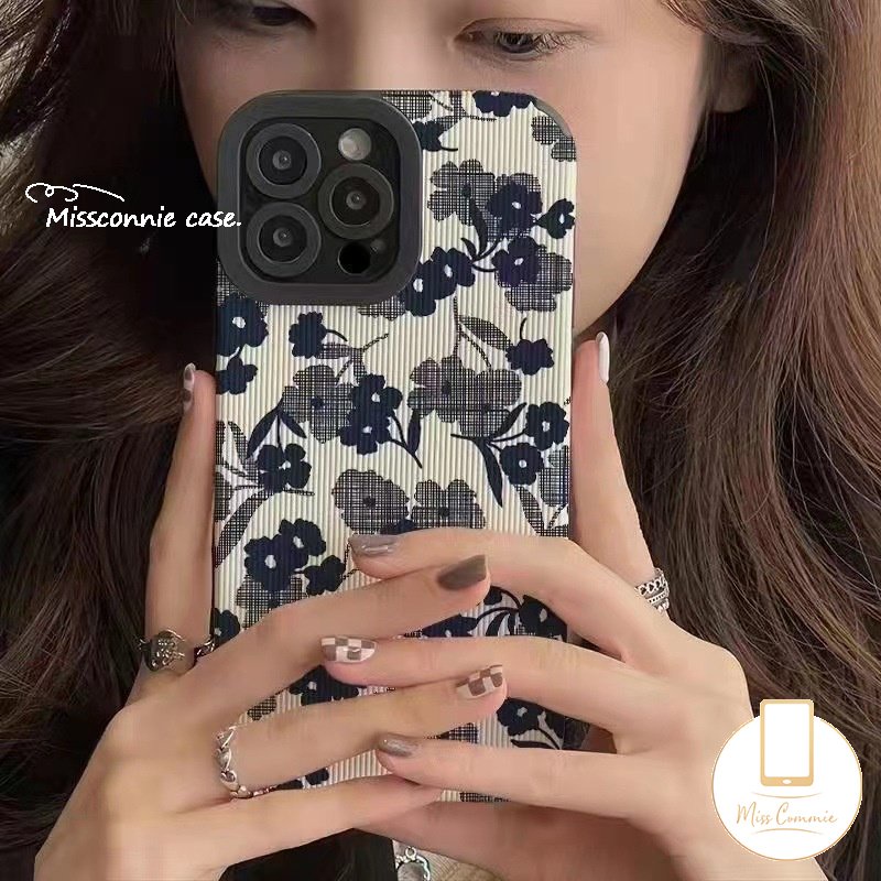 Retro Flowers Case Kompatibel Untuk IPhone 7Plus 14 11 12 13 Pro Max7 8 Plus XR X XS MAX Merek Trendi D.I.O.R Shockproof Lembut Mewah Tekstur Kulit Tpu Cover