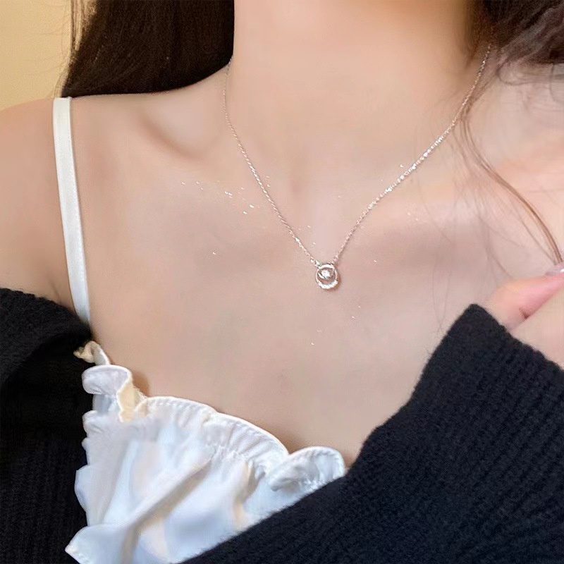 Micro Diamond Double Ring Influencer Classy Kalung Perempuan Cahaya Mewah High-End Kalung Desain Niche Rantai Klavikula Gaya Baru