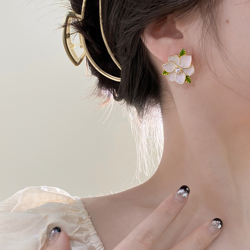 Deartiara French Vintage Gardenia Blossom Drops Oil Flower Earrings Desain Kecil Gaya Cahaya Anting Mewah