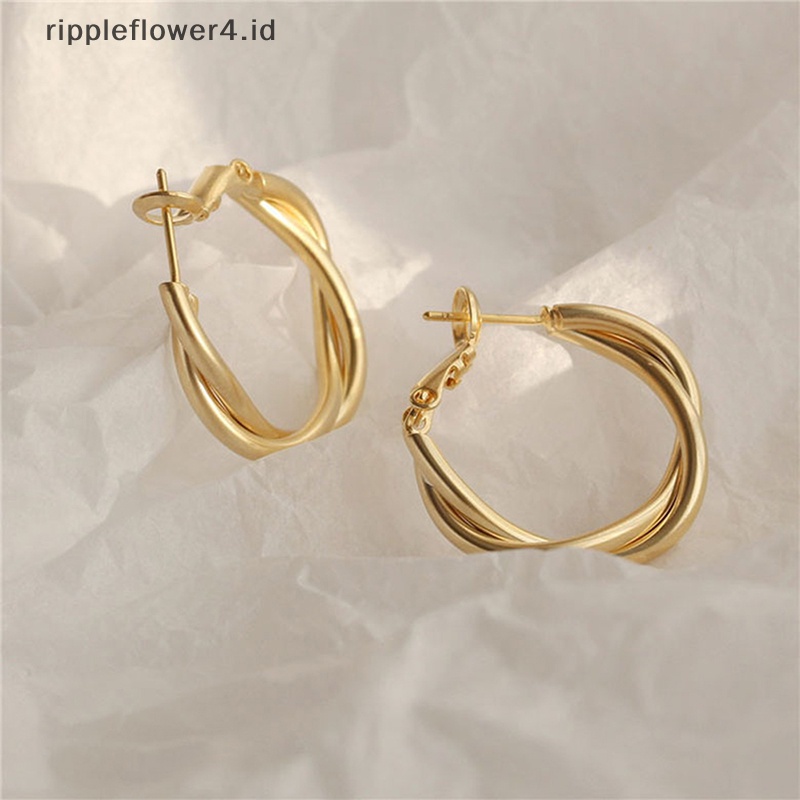 {rippleflower4.id} 1pasang Anting Fashion Untuk Wanita Sederhana Dikepang Anting Hoop Anting Geometris Memutar Anting Hoop Temperamen Perhiasan Aksesoris Hadiah Natal~