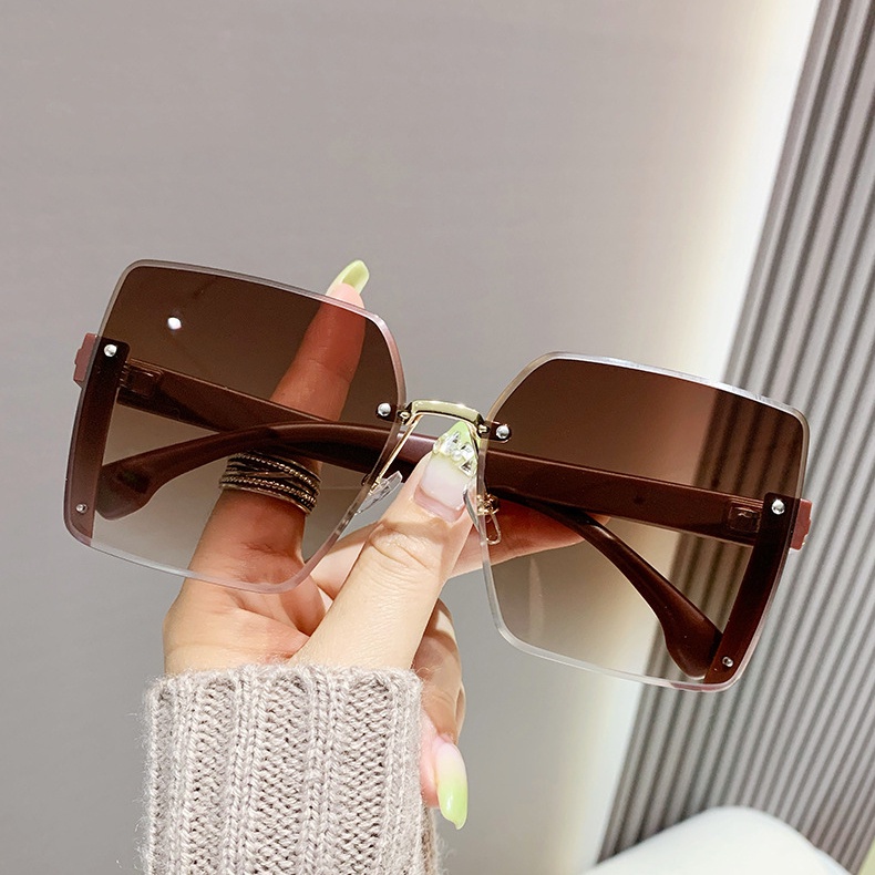 Fashion Square Aesthetic Shades Sunglasses Untuk Wanita/Men Metal Frame Sunglasses Eyewear