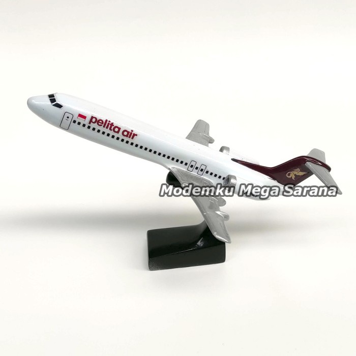 Replika Diecast Miniatur Pesawat Pelita Air 22x16x5 cm Pajangan