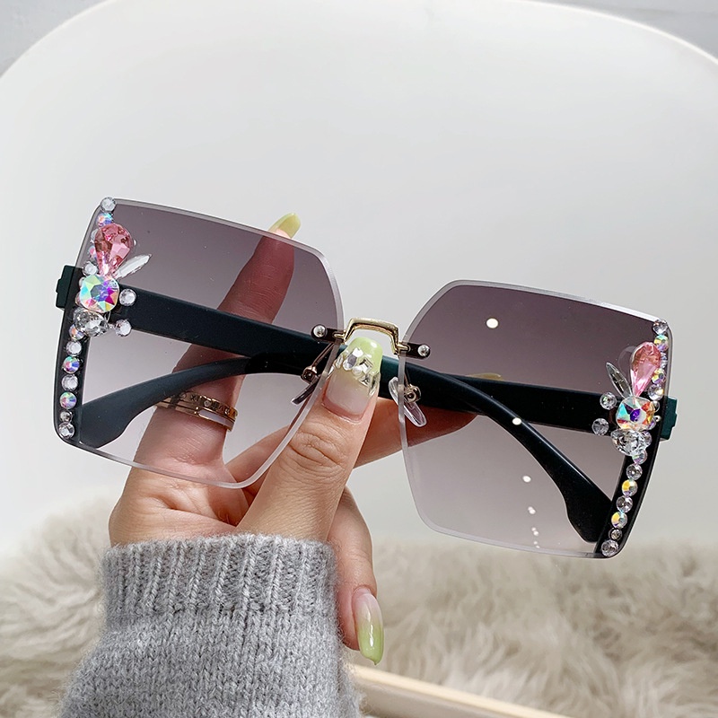 (YUZHU) Trendy Fashion Rimless Trimmed Sunglasses Square Diamond Shimmering Sunshade Untuk Wanita