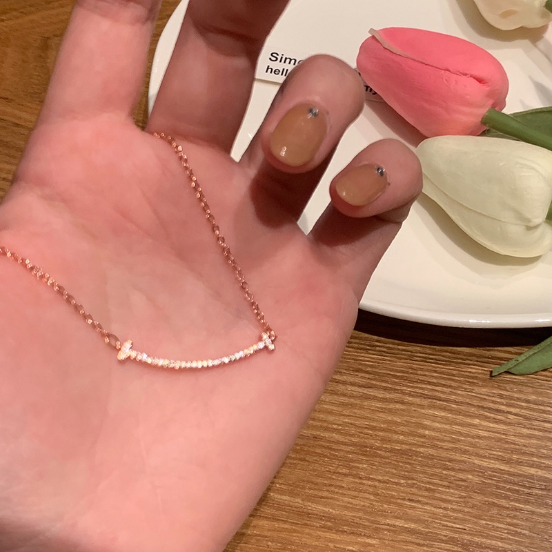 Kalung Smile Wajah Tersenyum Perempuan 18 K Rose Gold Ganda T Liontin Sederhana Elegan Bermutu Tinggi Tidak Luntur Kalung