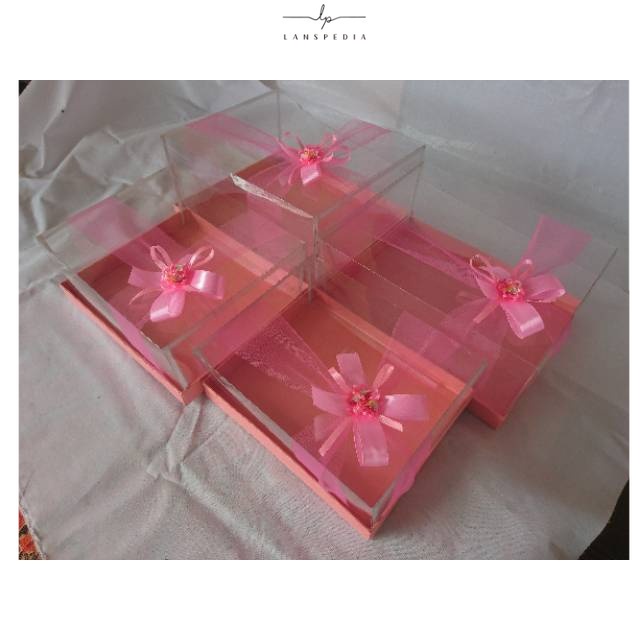 

Kotak seserahan hantaran 1 set isi 4 pcs model tile lebar