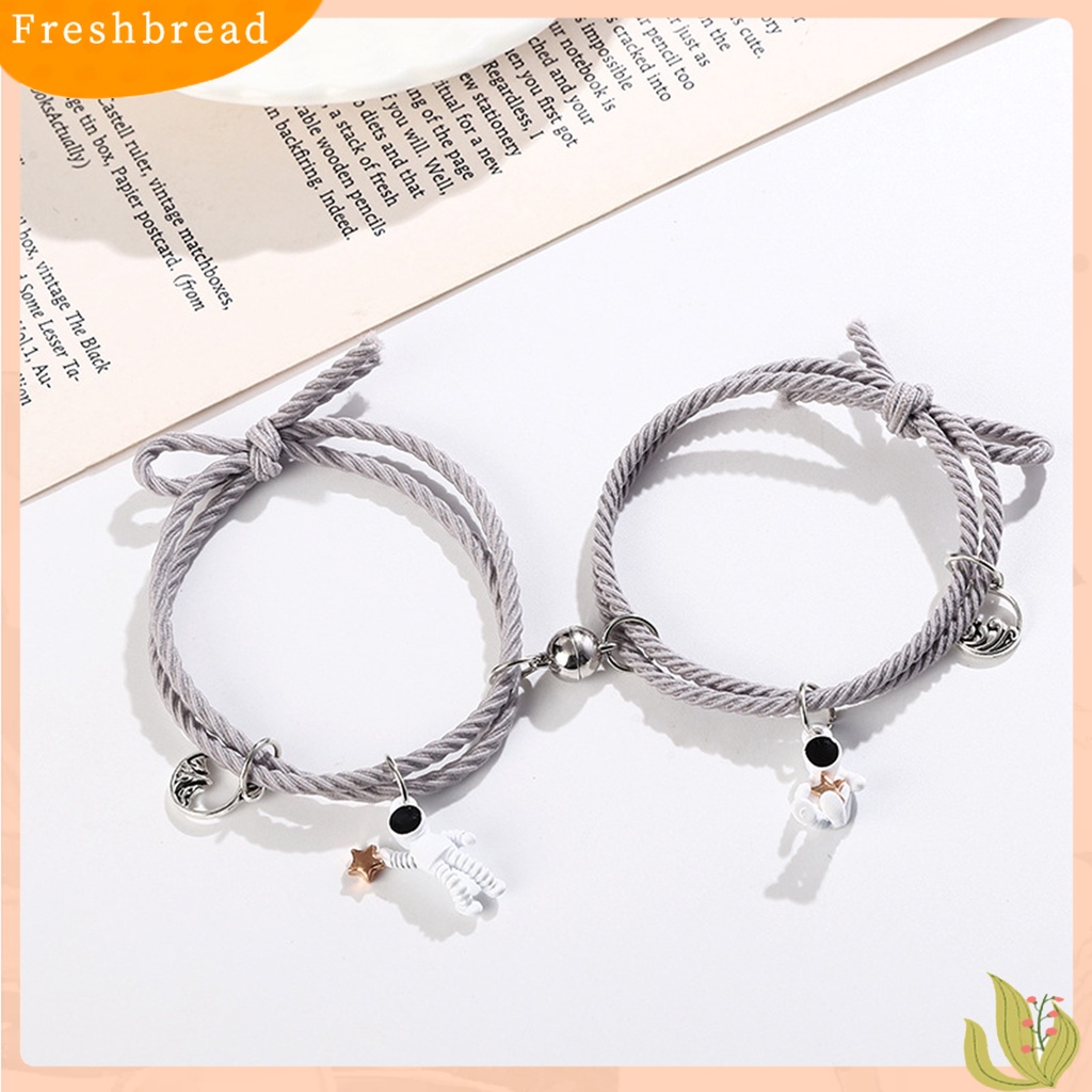 &lt; Freshbread &gt; 2Pcs Gelang Indah ic Adsorpsi Alloy Menggemaskan Spaceman Pendant Fashion Bracelet Untuk Anak Perempuan