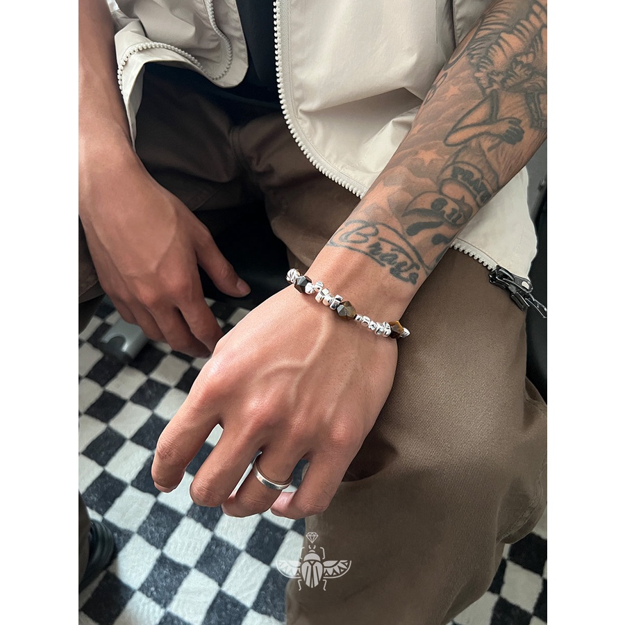 Gelang ins-style Stainless steel amber Tidak Berkarat Dengan Desain niche retro heteromorphous coffee color stitching in stock Gelang Manik-Manik Sederhana Untuk Pria