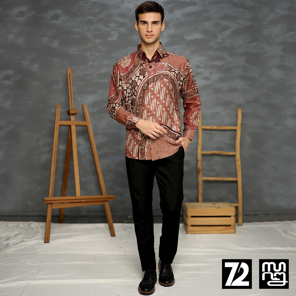 KEMEJA BATIK PRIA LENGAN PANJANG Kemeja Dobby Slimfit Motif Parang Roll Warna Dusty Pink Maroon 723439 Cap 72 - Baju Kemeja Atasan Pakaian Setelan Batik Pria Cowok Laki Laki Remaja Keluarga Kantor Lengan Panjang Modern Slimfit Slim Fit Premium Kekinian