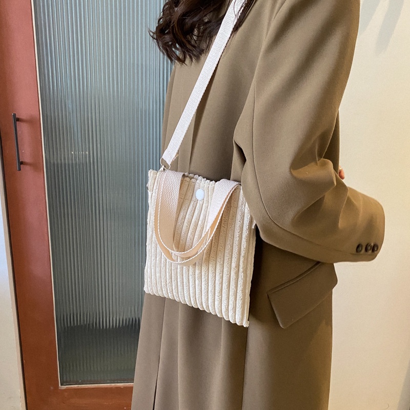 TAS CORDUROY MINI SELEMPANG JINJING BLUDRU KOREA KEKINIAN TREND RAJUT SLINGBAG BAHU KNOT BAG TREND KNITTED BAG Tas Slempang Wanita Fashion Korea Tas Rajut Portable Salur Korean Handbag Korea Buffolow