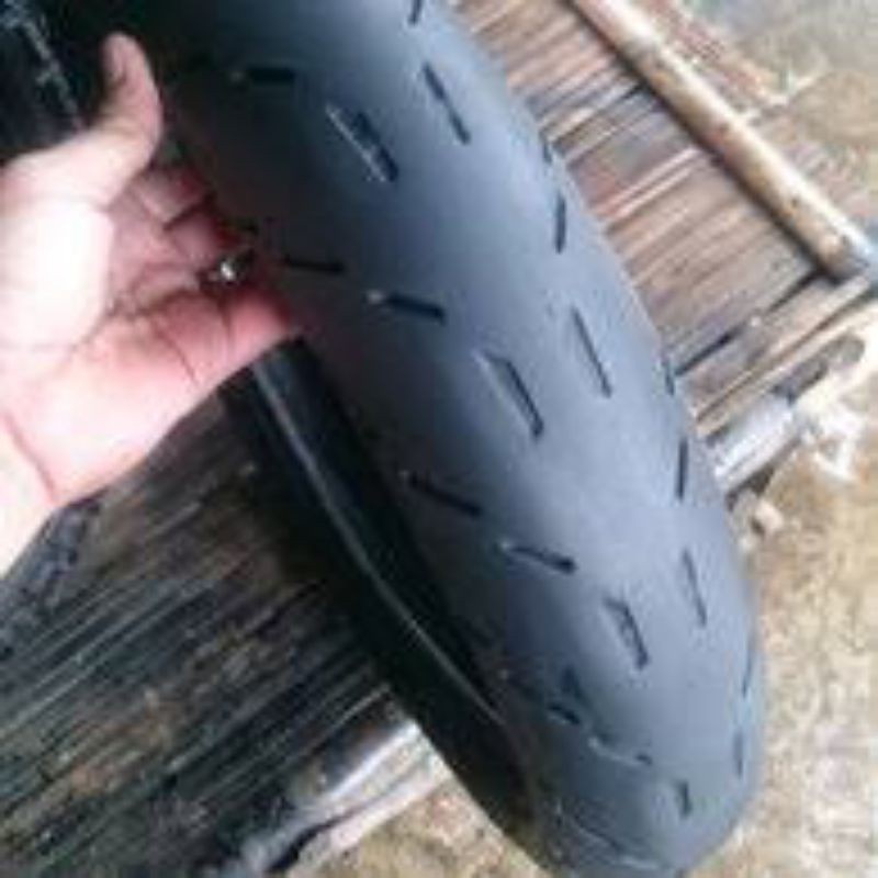 Ban copotan Sofcompound Merk Michelin Pilot GP ukuran 100/80-14