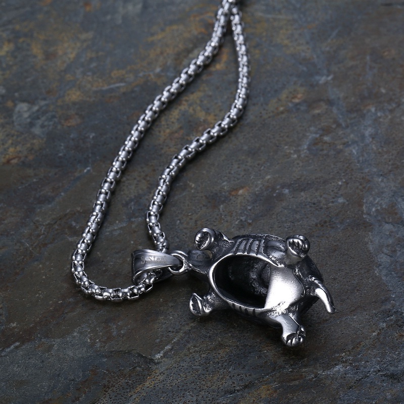 [Z H Perhiasan] Vintage hip-hop Little Turtle Stainless Steel Liontin Pria Dan Wanita Fashion Kalung Punk Pesta Rock Titanium Steel Perhiasan Aksesoris