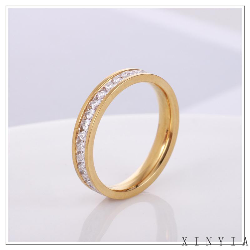 【Bayar di tempat】Cincin titanium Anti Karat Tidak Luntur gold 18K Lamaran Pasangan Hadiah Zirkon Berkilau